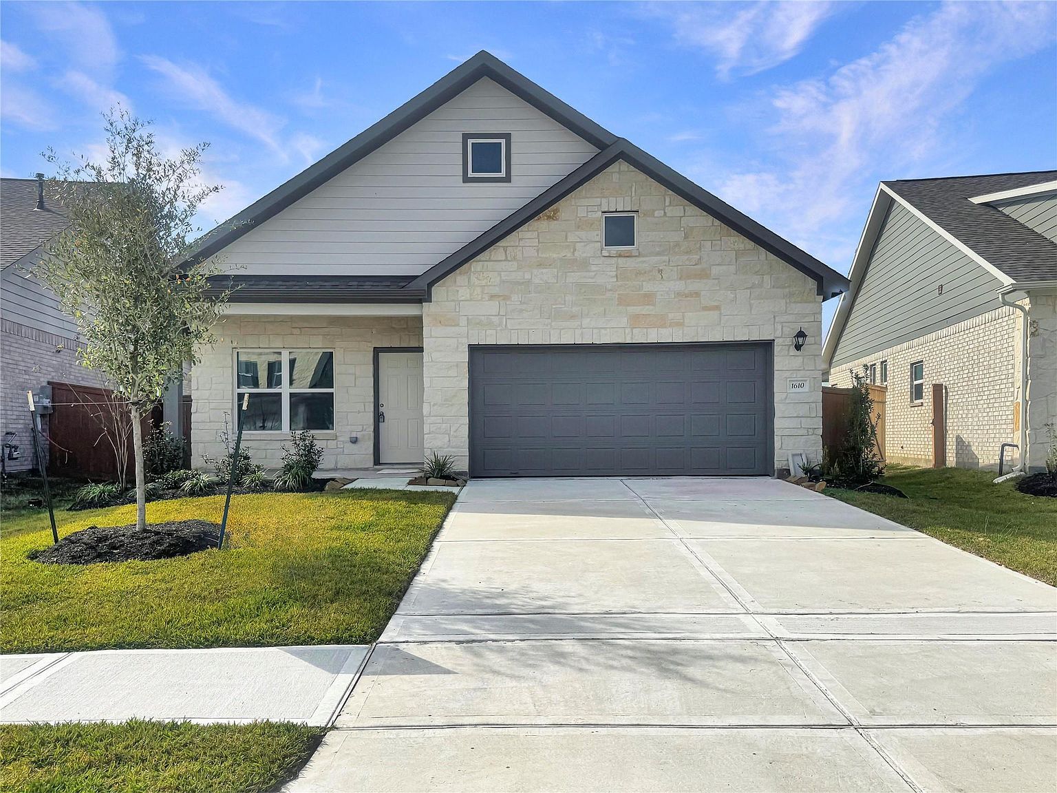 1610 River Scene Trl Dayton, TX 77535 - Thumbnail 3