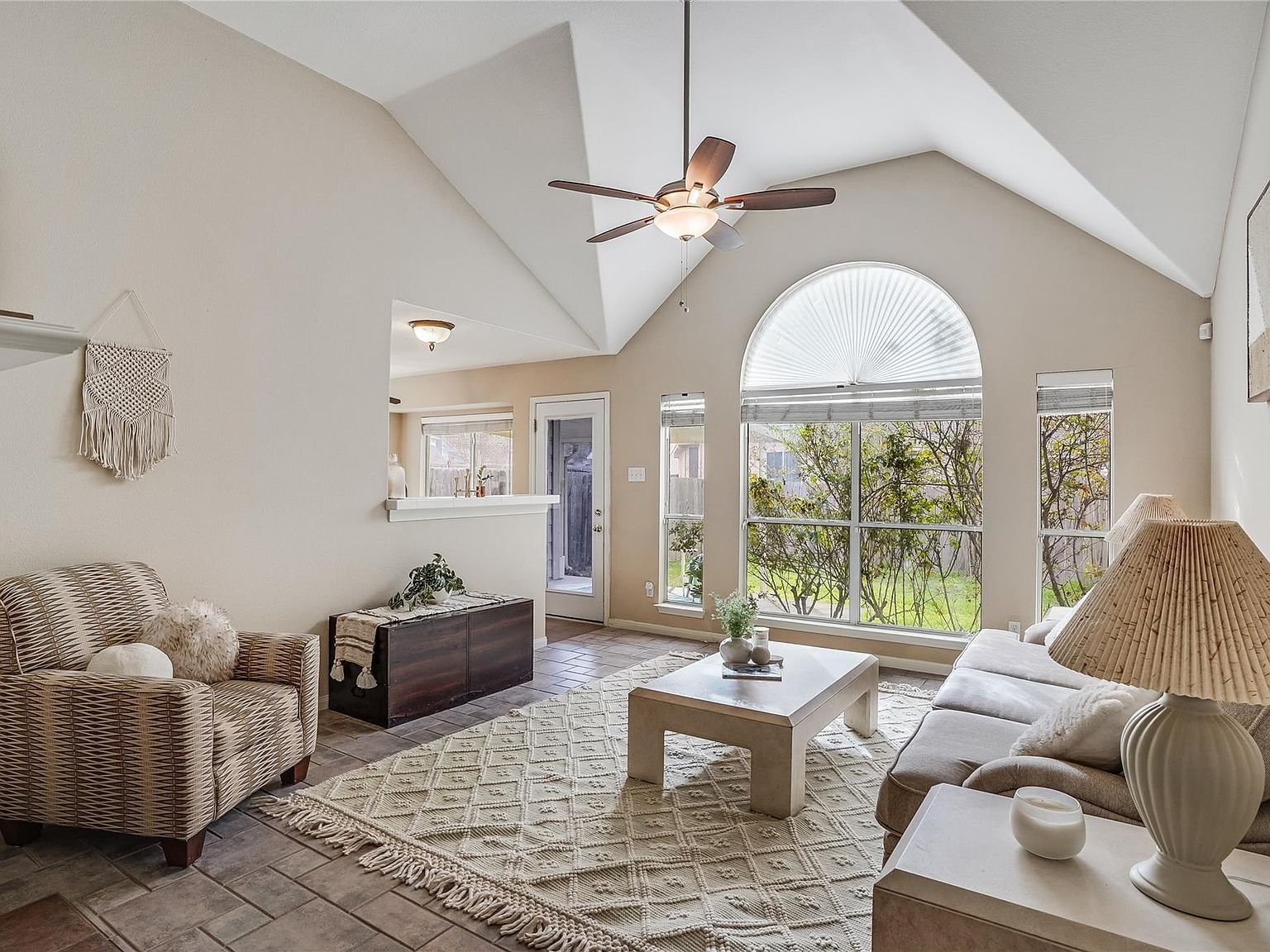 7051 Thistle Hill Way Austin, TX 78754 - Thumbnail 3