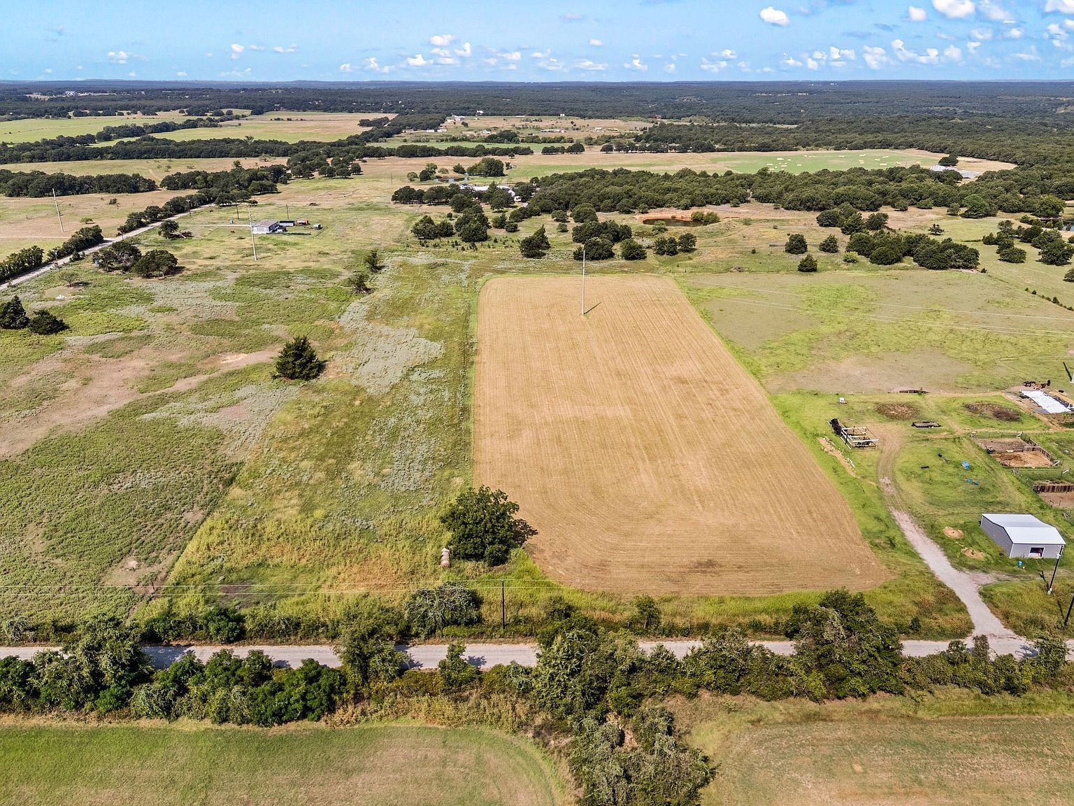 836 County Road 1895 Sunset, TX 76270 - Thumbnail 3