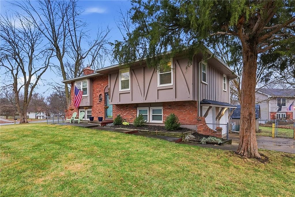 8001 Bel Ray Dr Belton, MO 64012 - Thumbnail 3