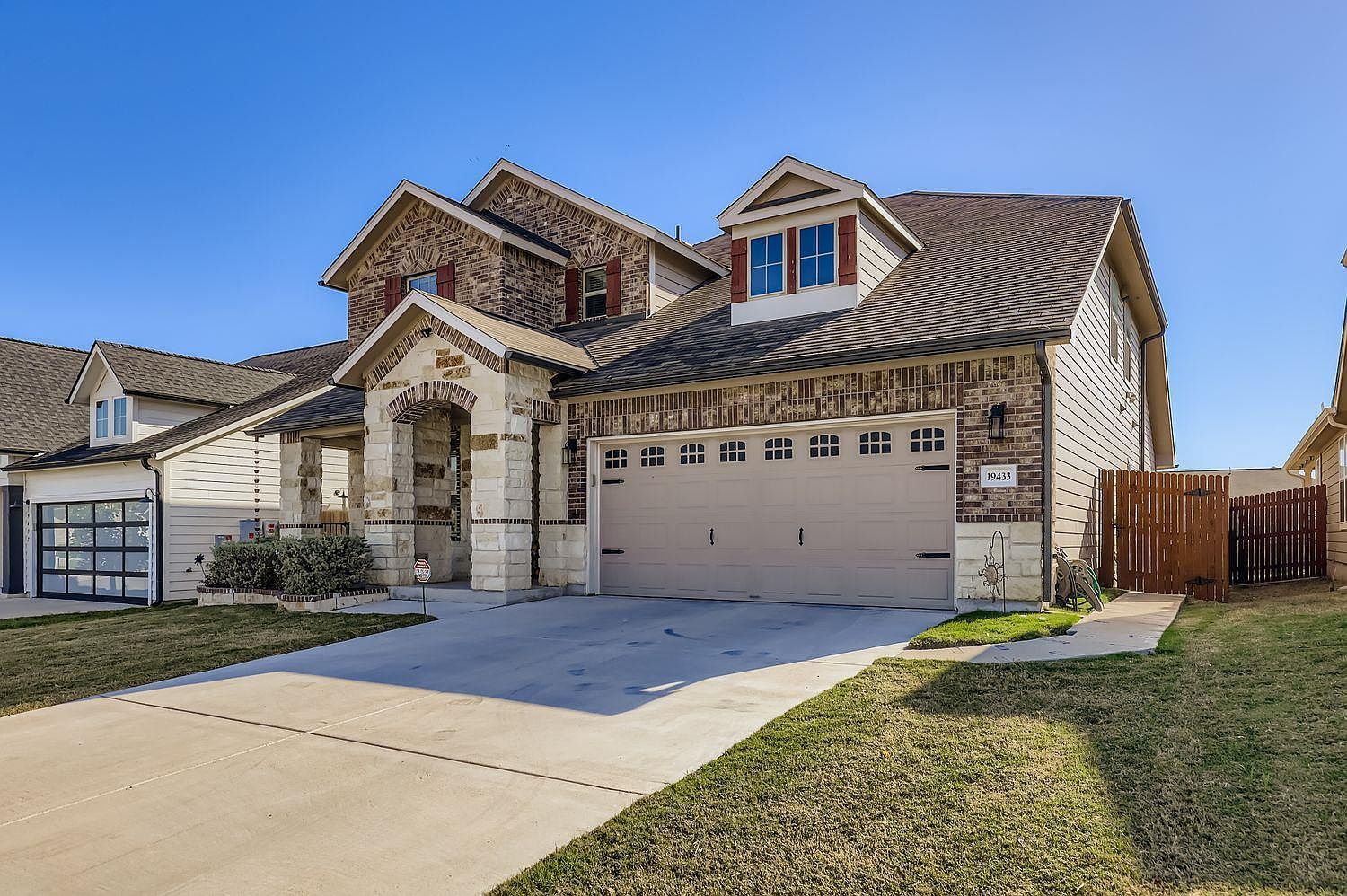 19433 Colgin Dr Pflugerville, TX 78660 - Thumbnail 3