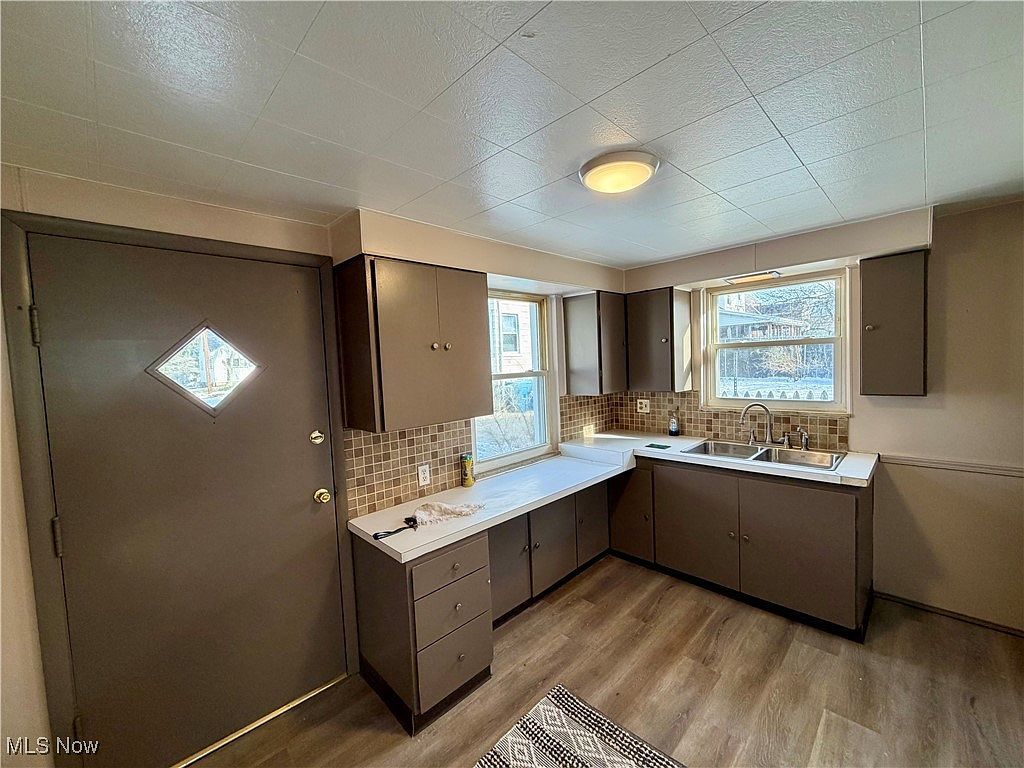 34 W Lewis St Struthers, OH 44471 - Thumbnail 3