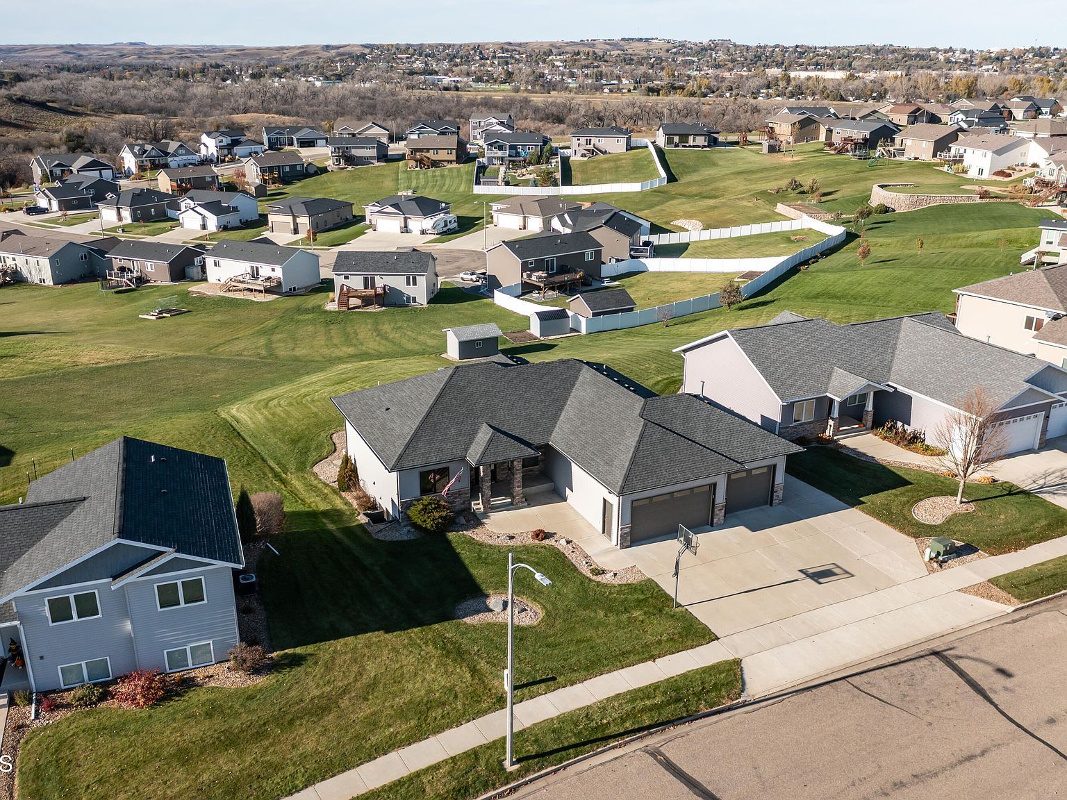 1801 Ridge Dr SE Mandan, ND 58554 - Thumbnail 3