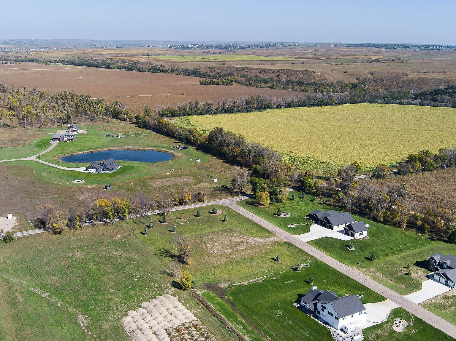 4204 Sandy River Pl Bismarck, ND 58503 - Thumbnail 3