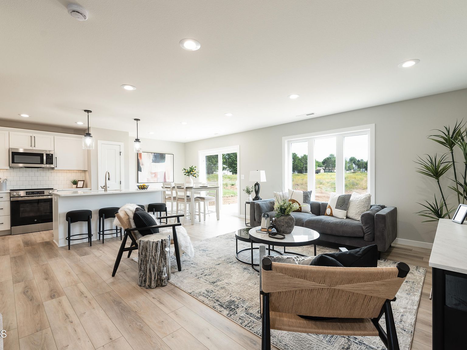 1710 Heart Ridge Loop SE Mandan, ND 58554 - Thumbnail 3