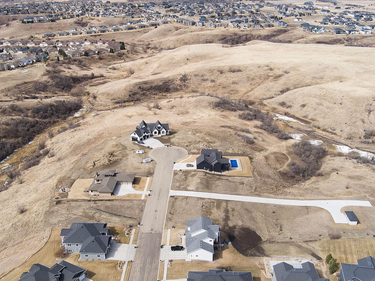 1515 High Creek Pl Bismarck, ND 58503 - Thumbnail 3
