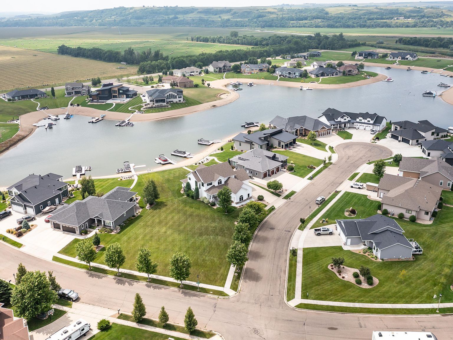 4001 Bay Shore Bnd SE Mandan, ND 58554 - Thumbnail 3