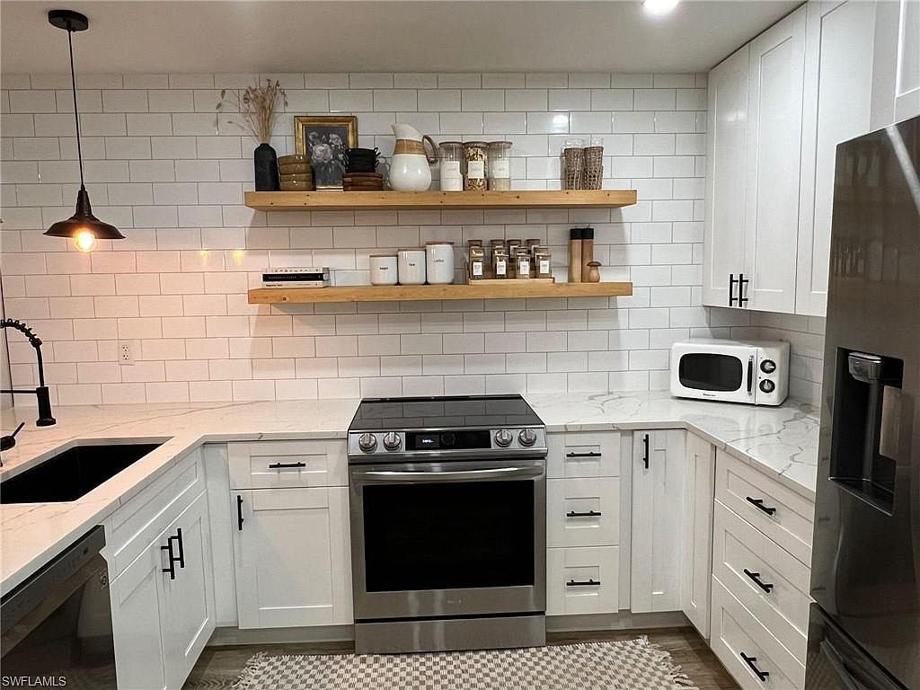 50 Emerald Woods Dr APT A9 Naples, FL 34108 - Thumbnail 3