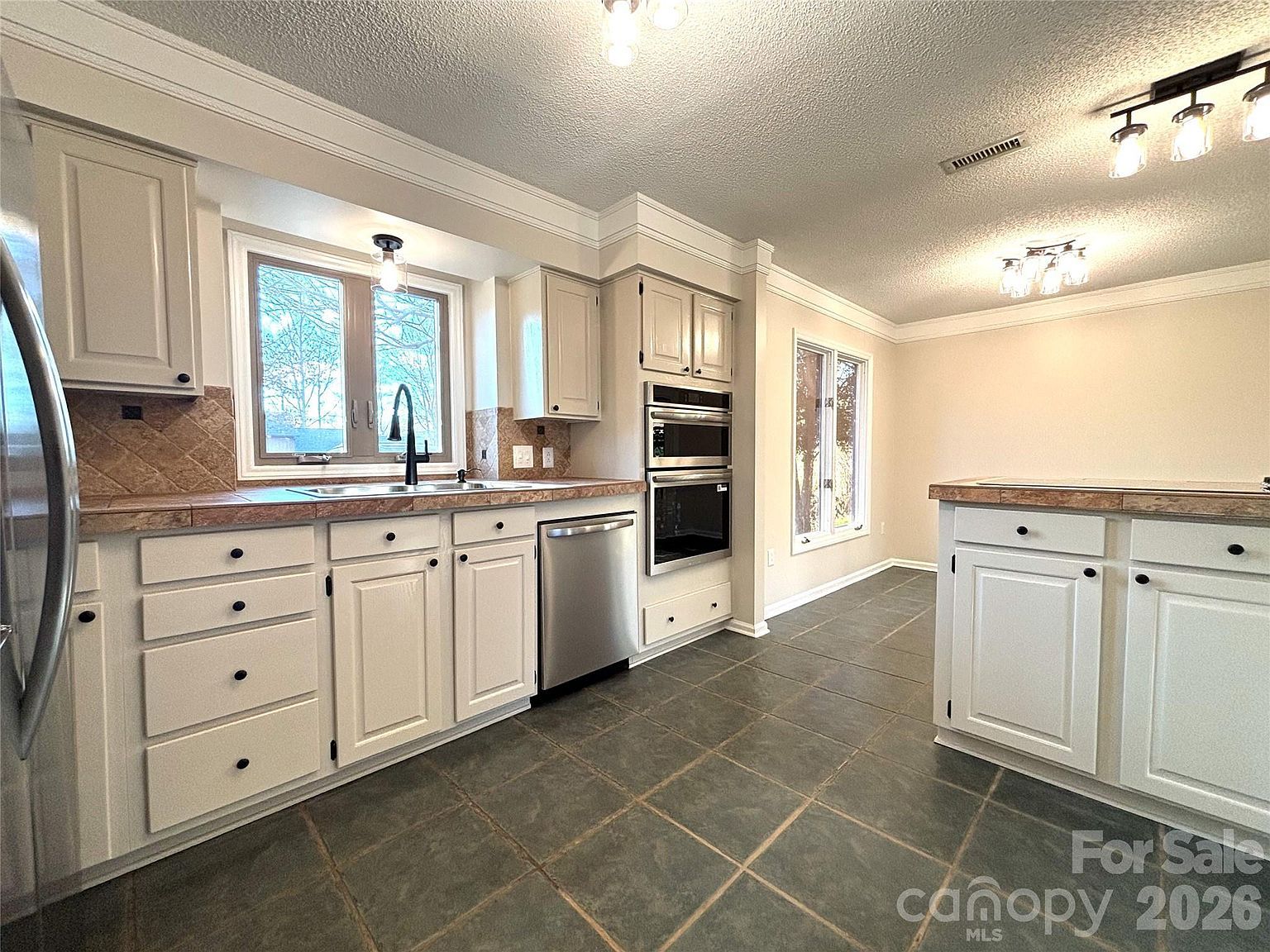 1754 12th St NE Hickory, NC 28601 - Thumbnail 3