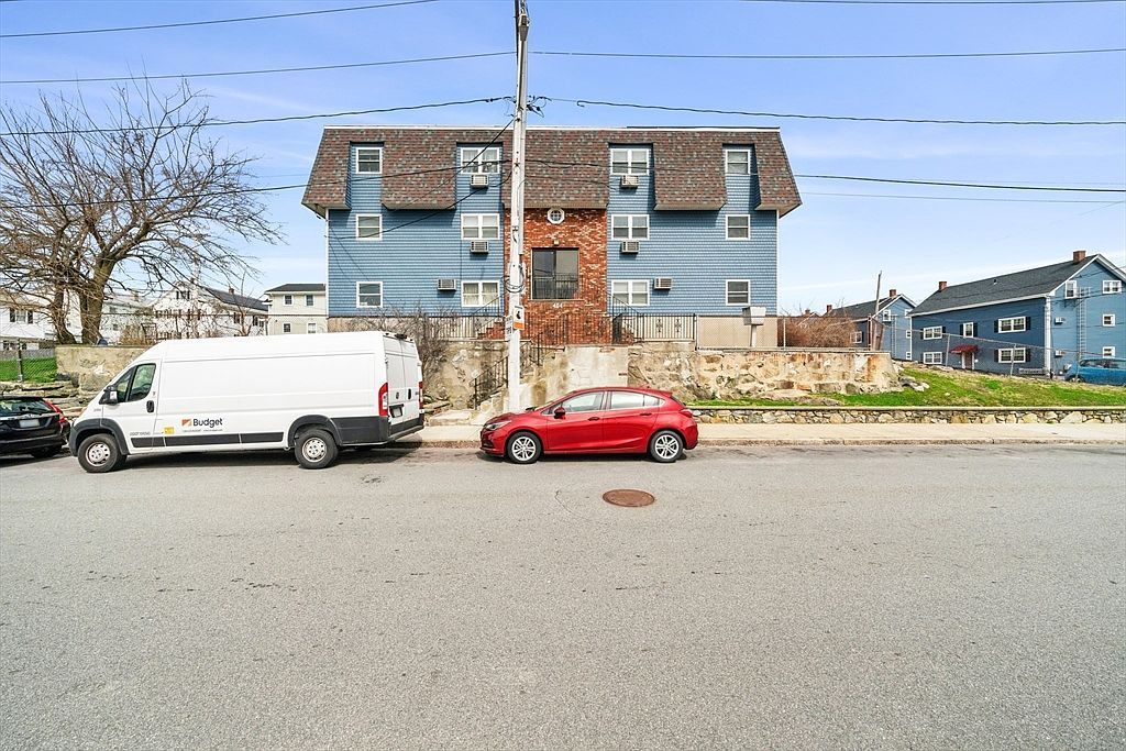 464 Bank St APT 10 Fall River, MA 02720 - Thumbnail 3
