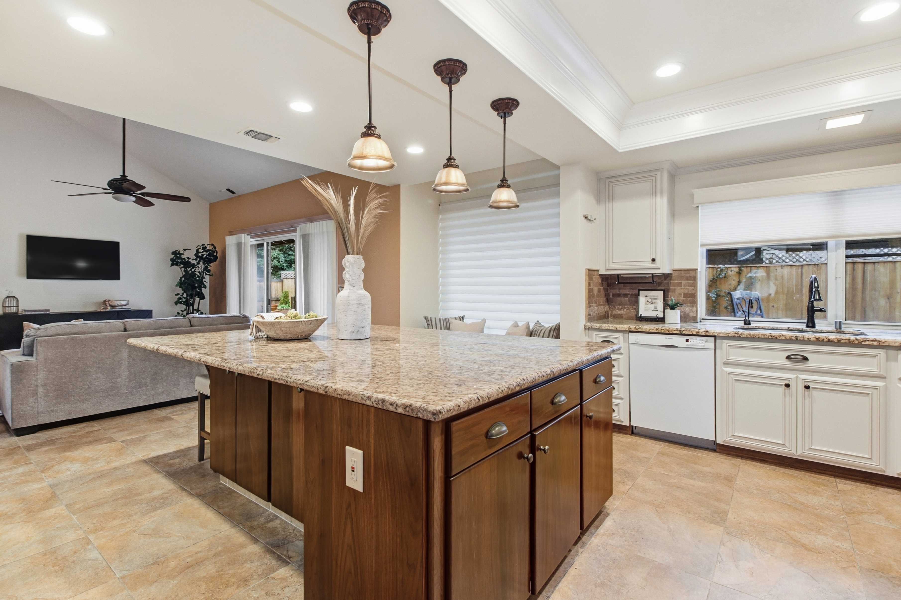 9153 SHADY HOLLOW WAY, fair oaks, CA, 95628 - Thumbnail 3