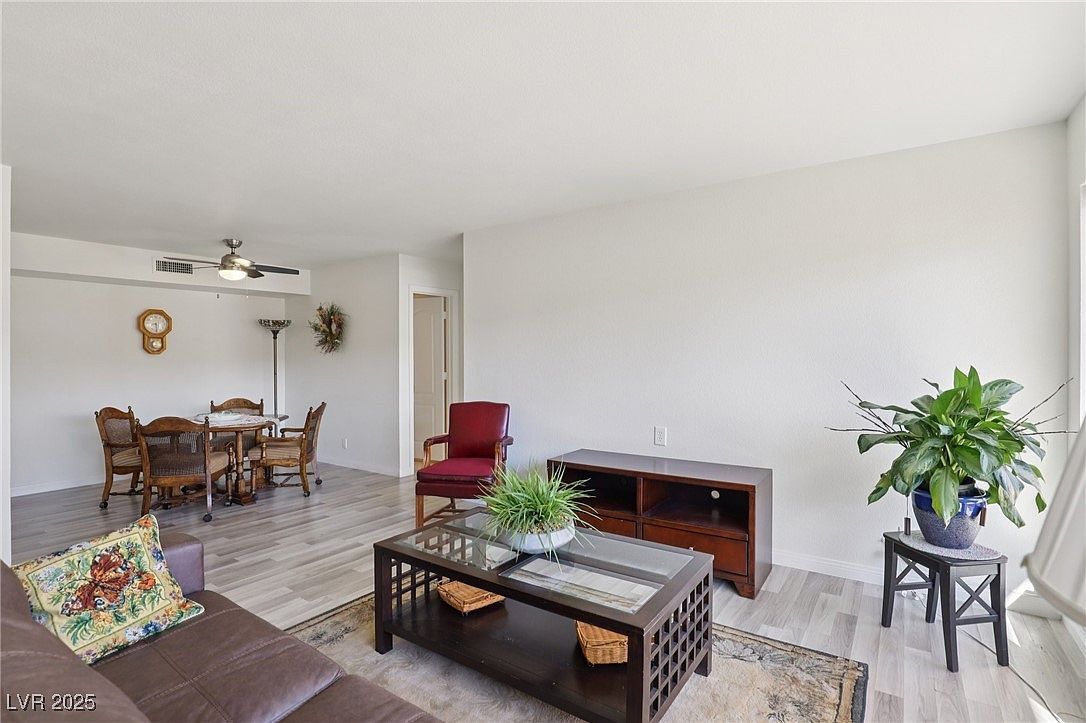 2845 Loveland Dr UNIT 3615 Winchester, NV 89109 - Thumbnail 3