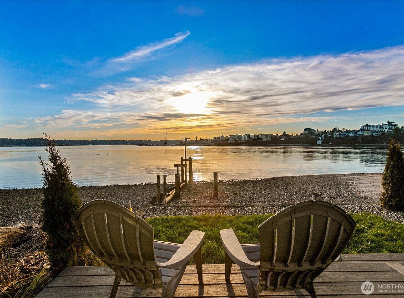 219 Shore Dr Bremerton, WA 98310 - Thumbnail 3