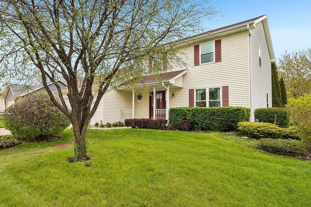 8570 S Whitney Dr Oak Creek, WI 53154 - Thumbnail 3