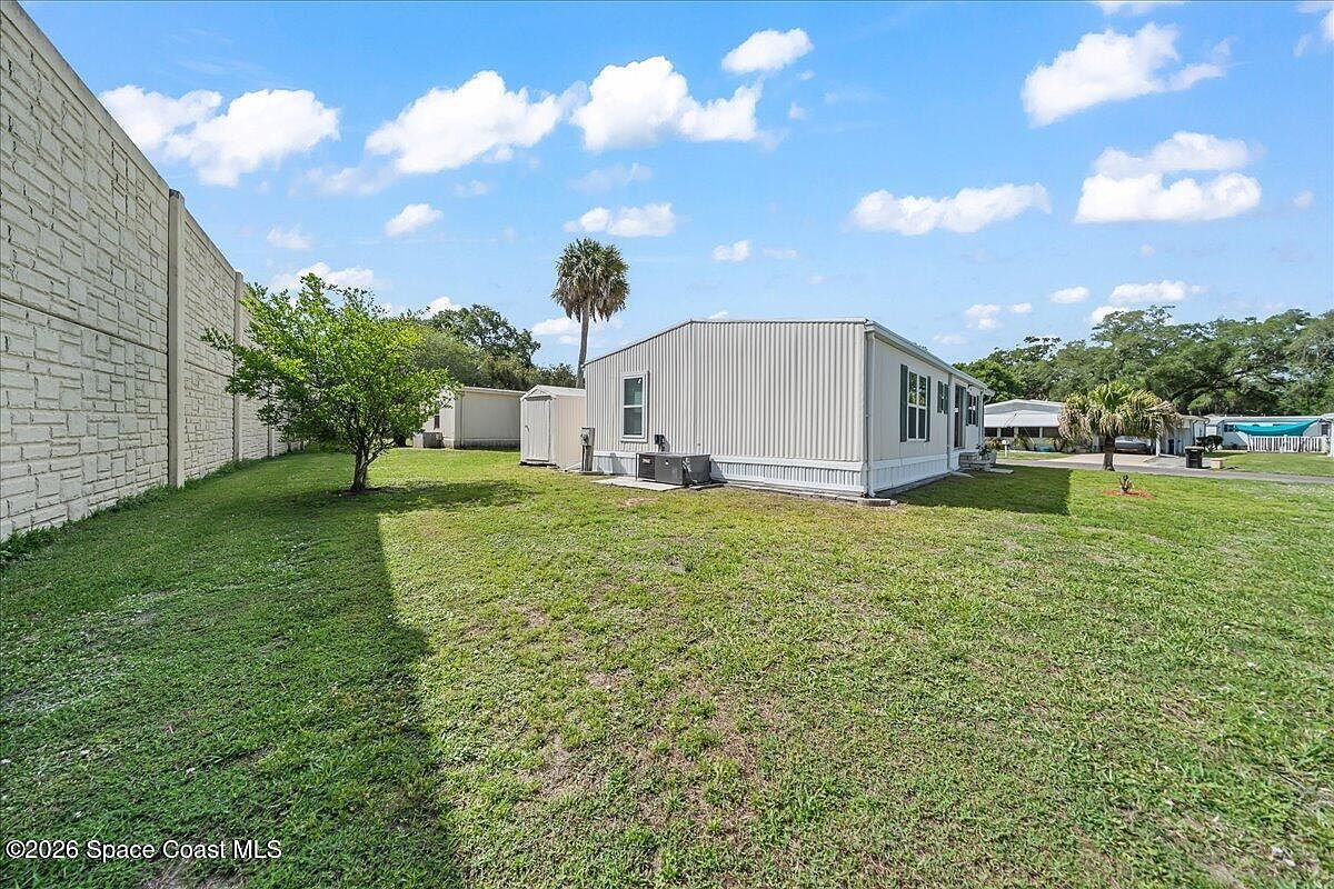 627 Sunrise Ct NE Palm Bay, FL 32907 - Thumbnail 3