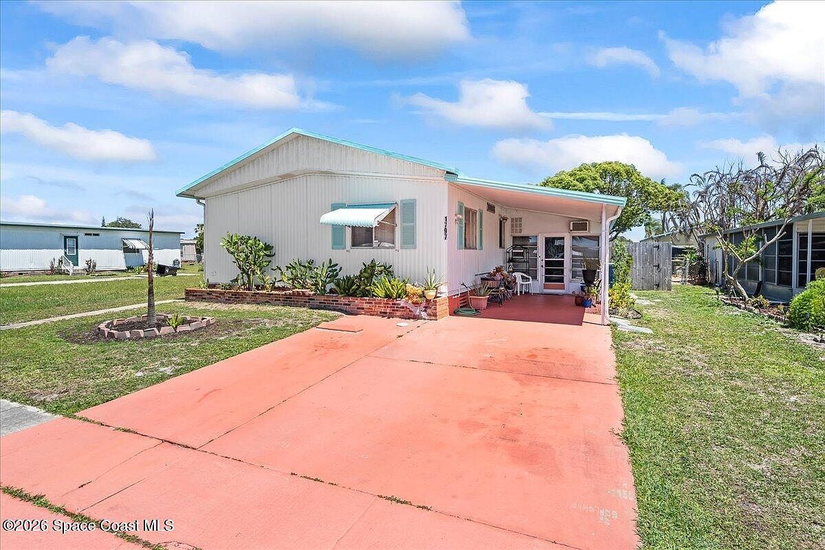 1797 Coco Plum St NE Palm Bay, FL 32905 - Thumbnail 3