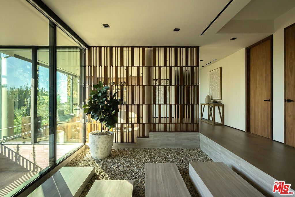 8777 W Hollywood Blvd West Hollywood, CA 90069 - Thumbnail 3