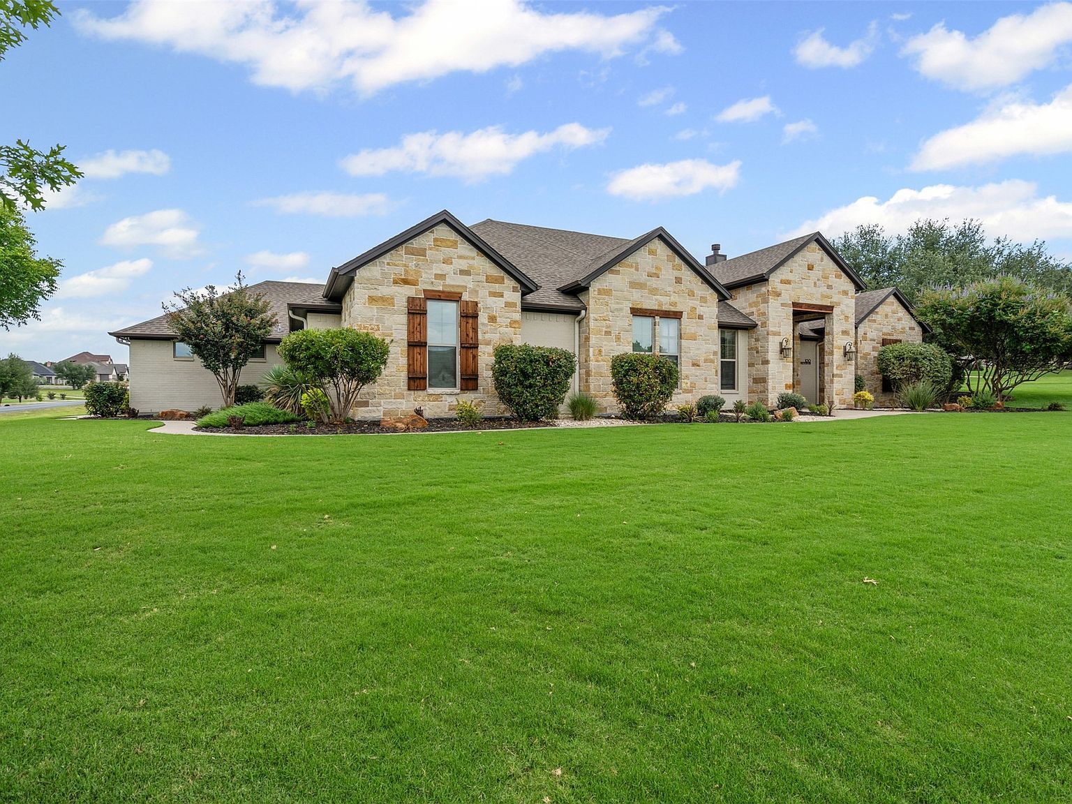 100 Helton Dr Granbury, TX 76049 - Thumbnail 3