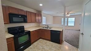 217 Silver Lake Trl Fort Worth, TX 76140 - Thumbnail 3