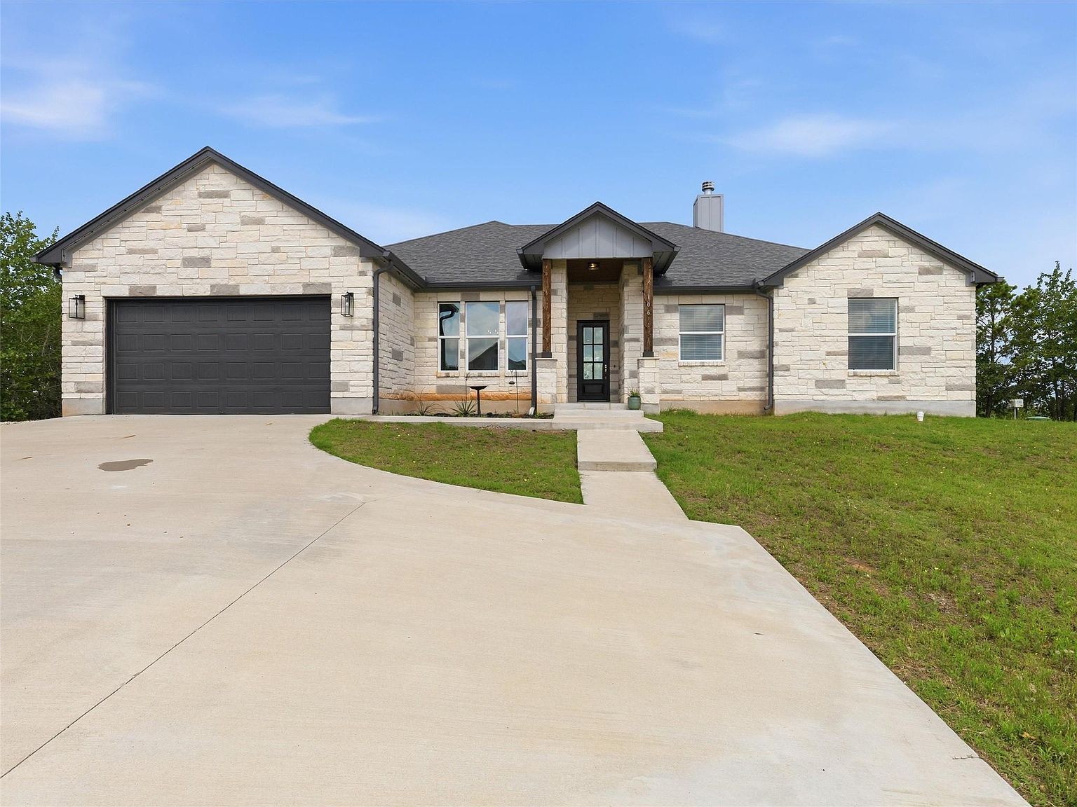 106 Pinecrest Dr Bastrop, TX 78602 - Thumbnail 3