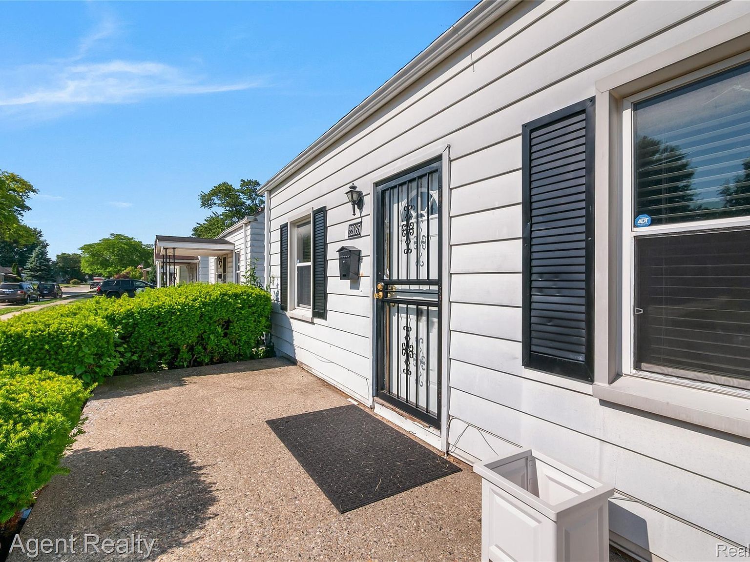 22085 Rausch Ave Eastpointe, MI 48021 - Thumbnail 3