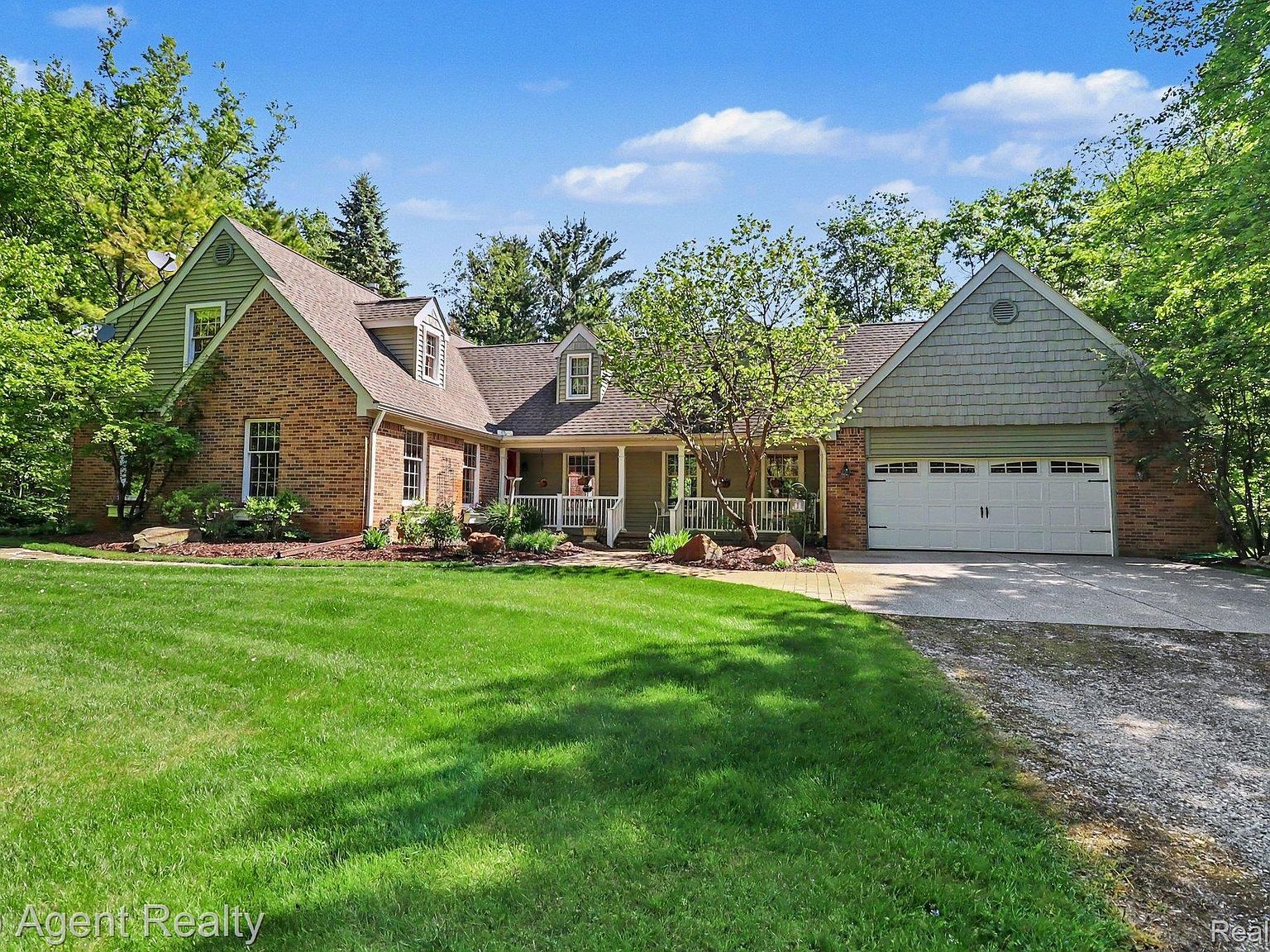 2411 Farmbrook Trl Oxford, MI 48370 - Thumbnail 3