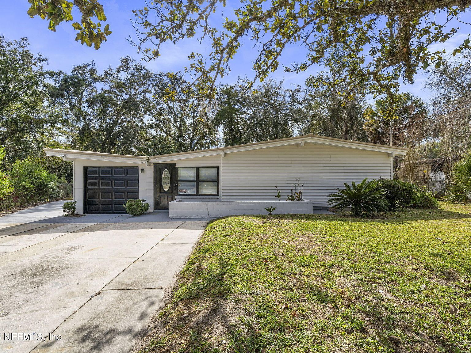 7942 Helston Dr Jacksonville, FL 32208 - Thumbnail 3