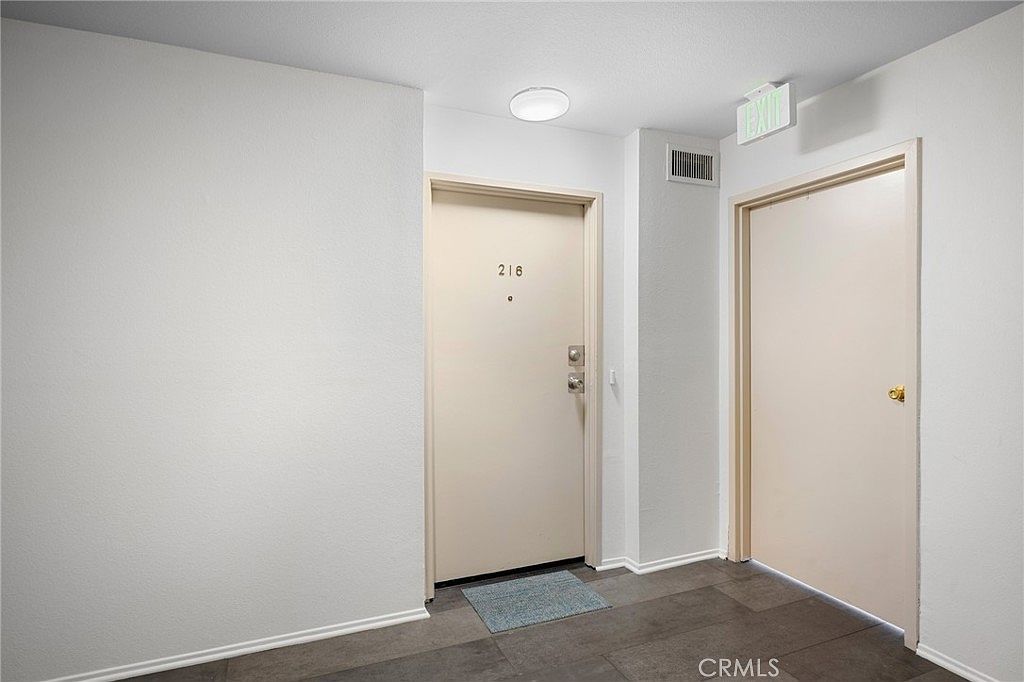 6815 Remmet Ave Unit 216 Canoga Park, CA 91303 - Thumbnail 3
