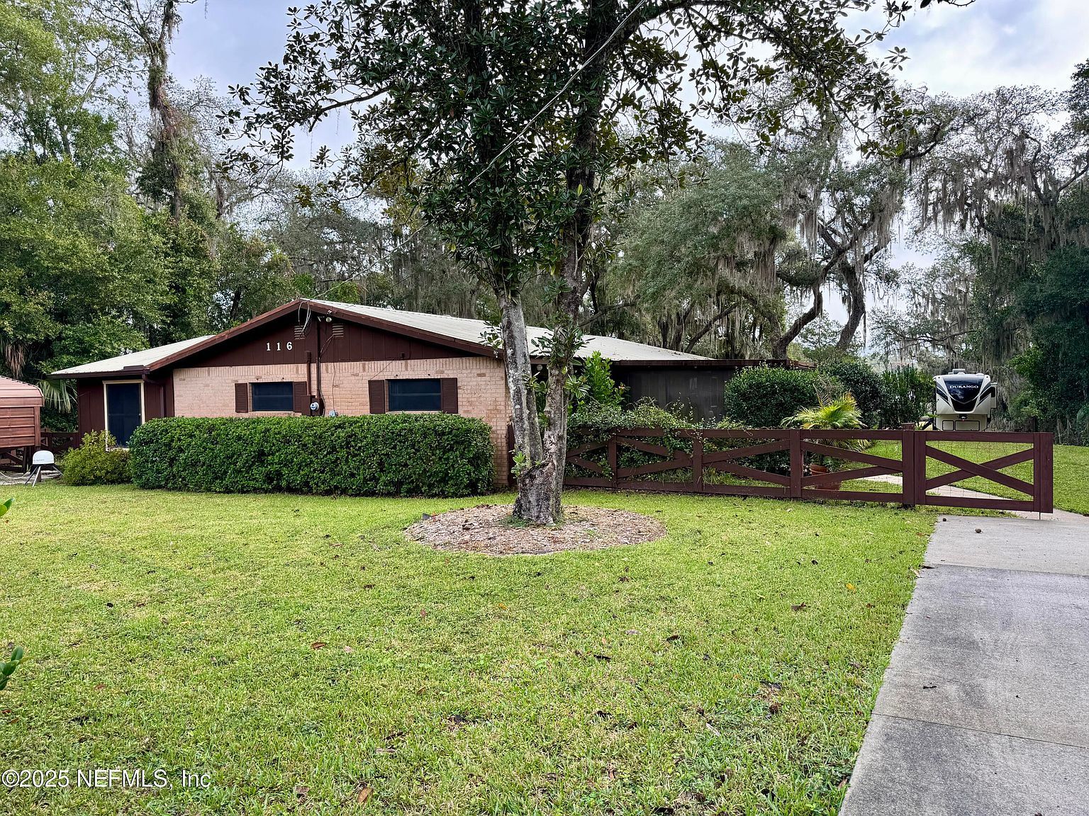 116 N Francis St Interlachen, FL 32148 - Thumbnail 3