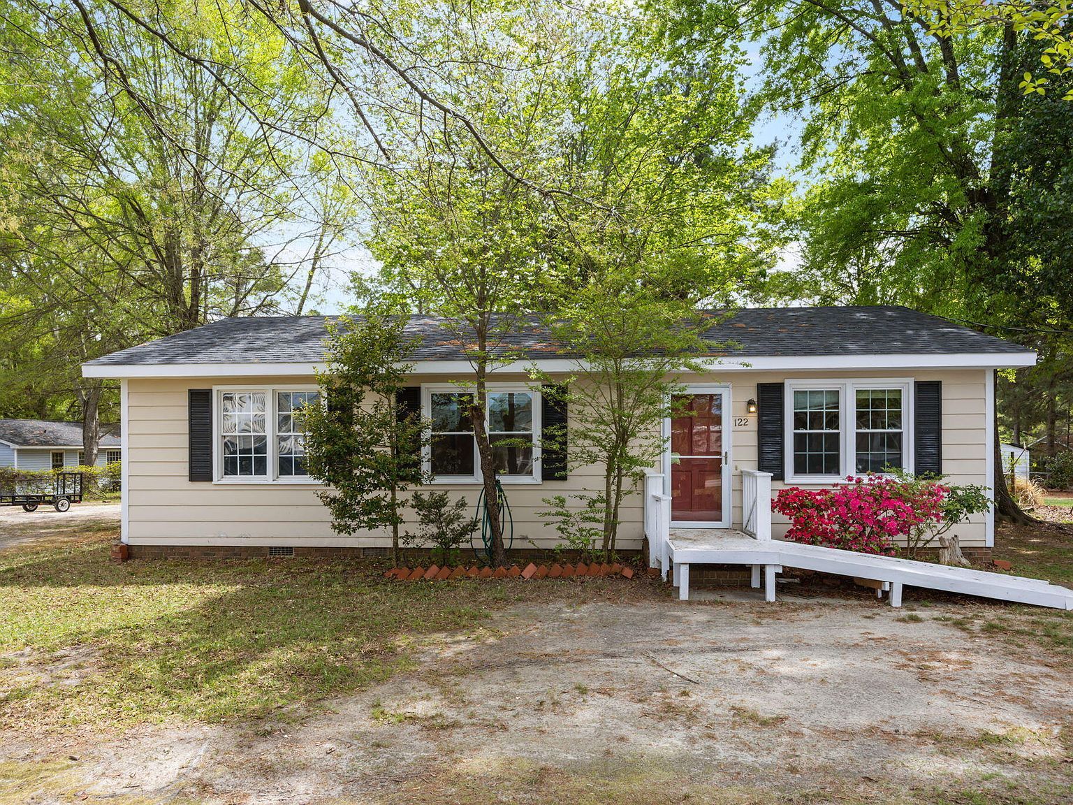 122 E Judd St Zebulon, NC 27597 - Thumbnail 3