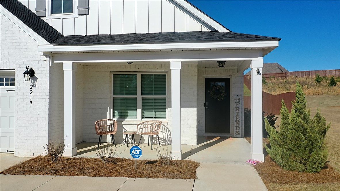 2219 Lakeview Dr Opelika, AL 36801 - Thumbnail 3