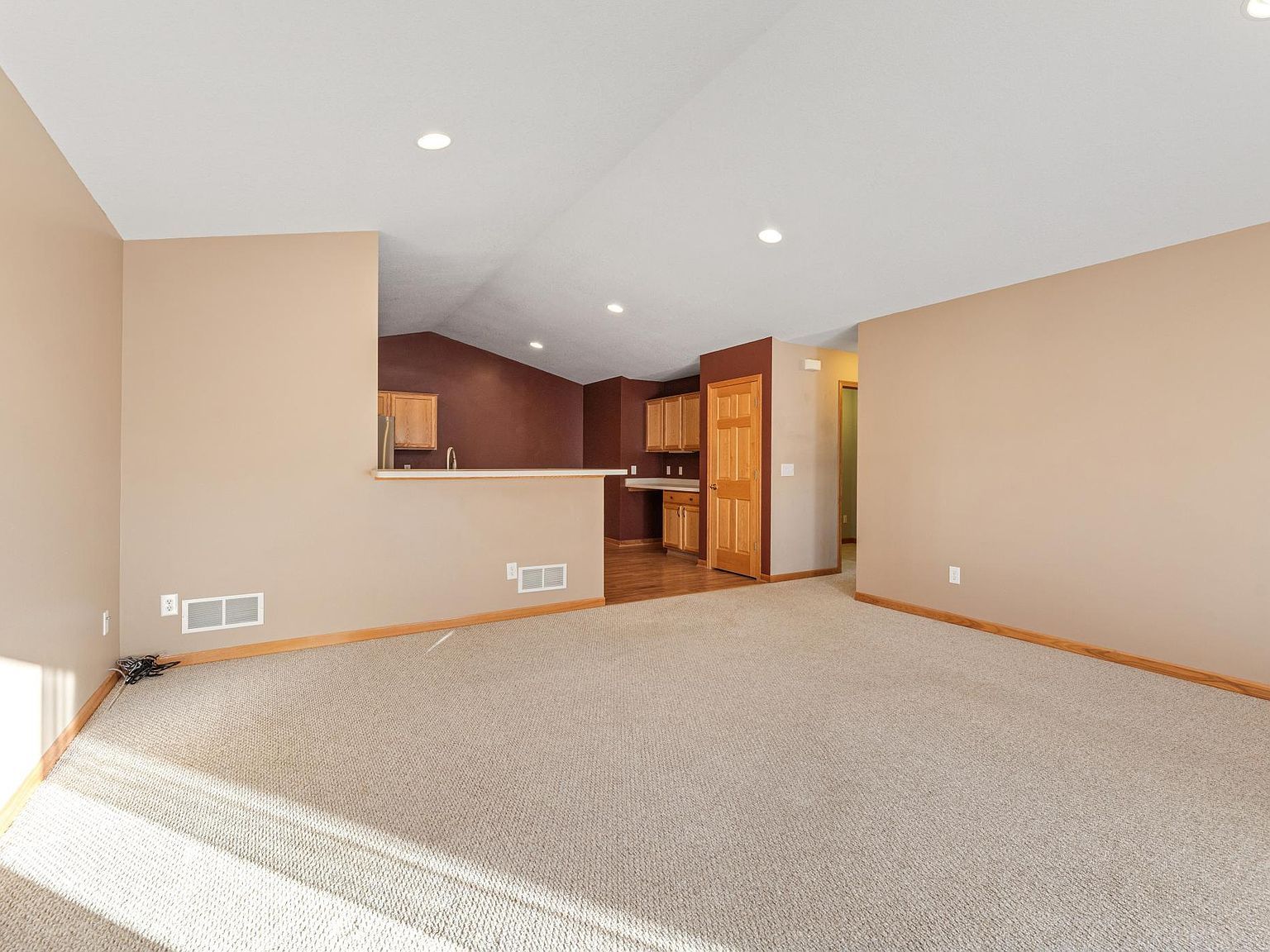 205 Park Dr Lewiston, MN 55952 - Thumbnail 3