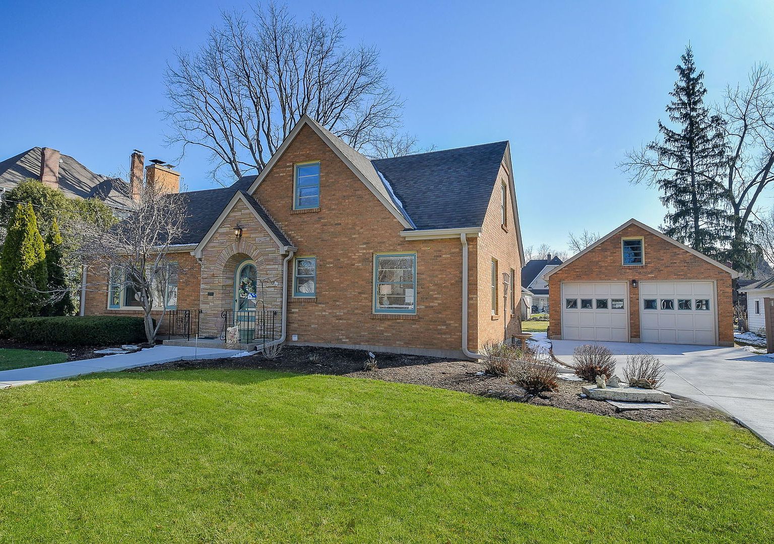 1031 N Spring St Elgin, IL 60120 - Thumbnail 3