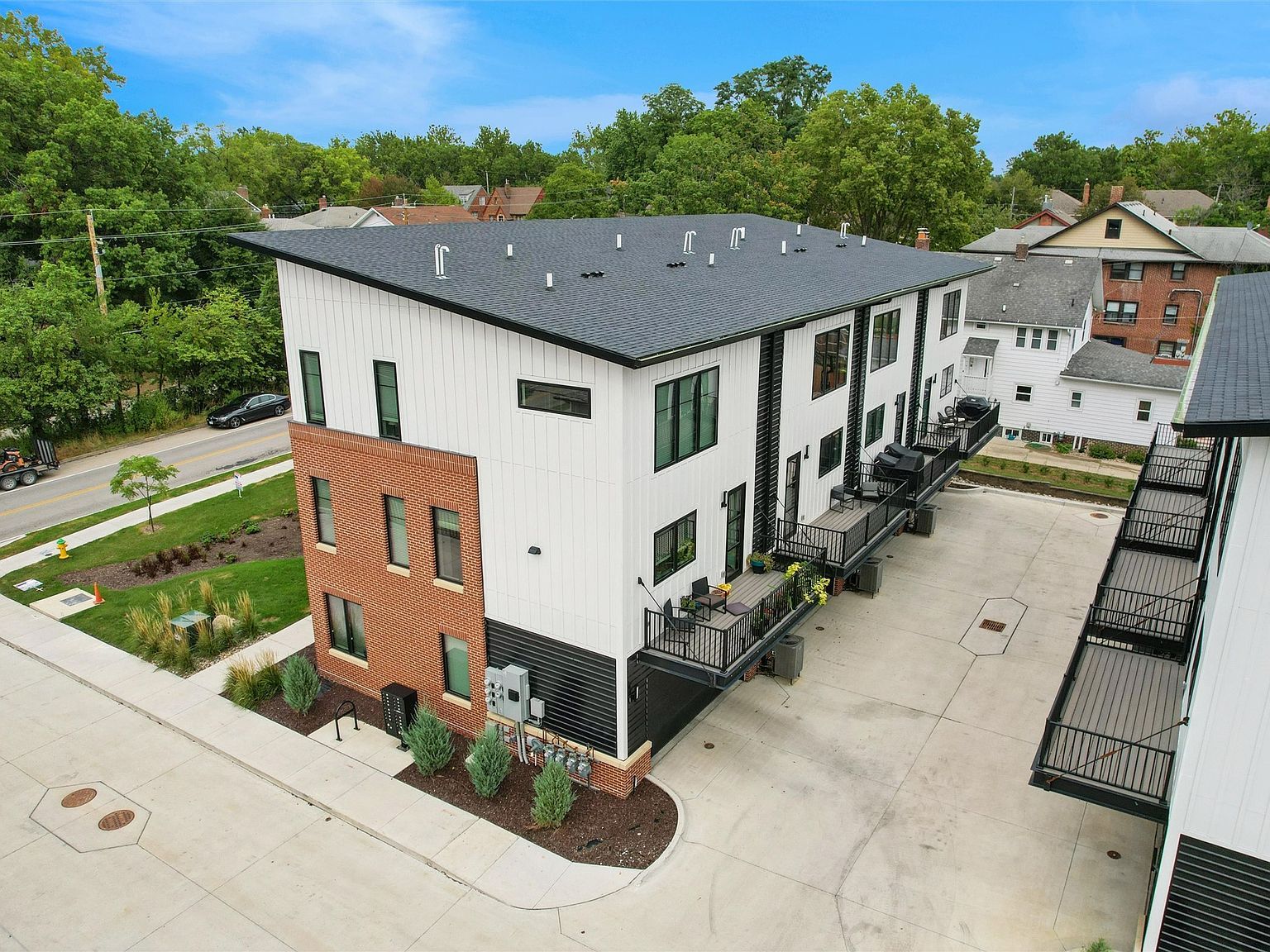 4848 Ingersoll Ave Des Moines, IA 50312 - Thumbnail 3