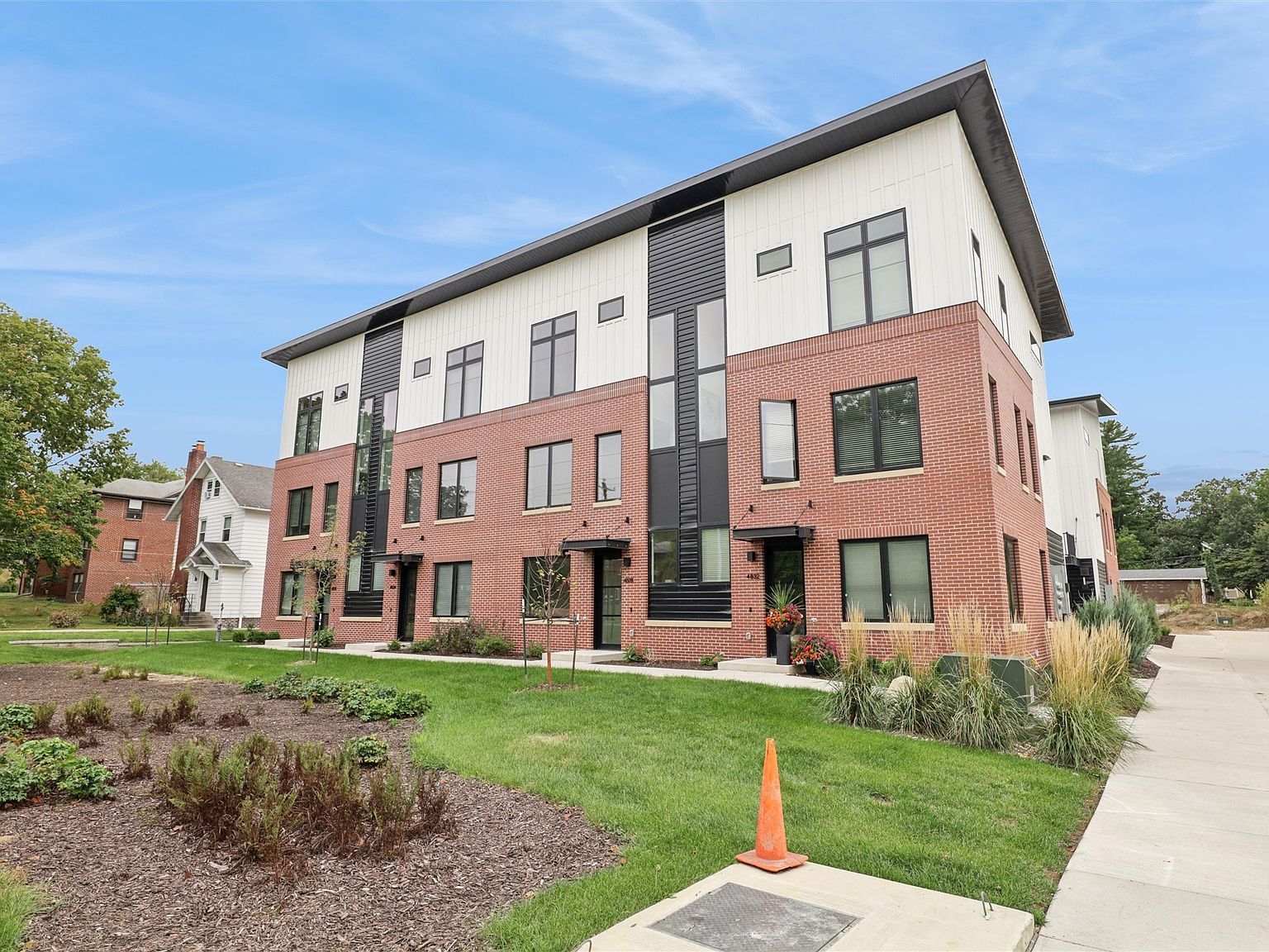 4844 Ingersoll Ave Des Moines, IA 50312 - Thumbnail 3