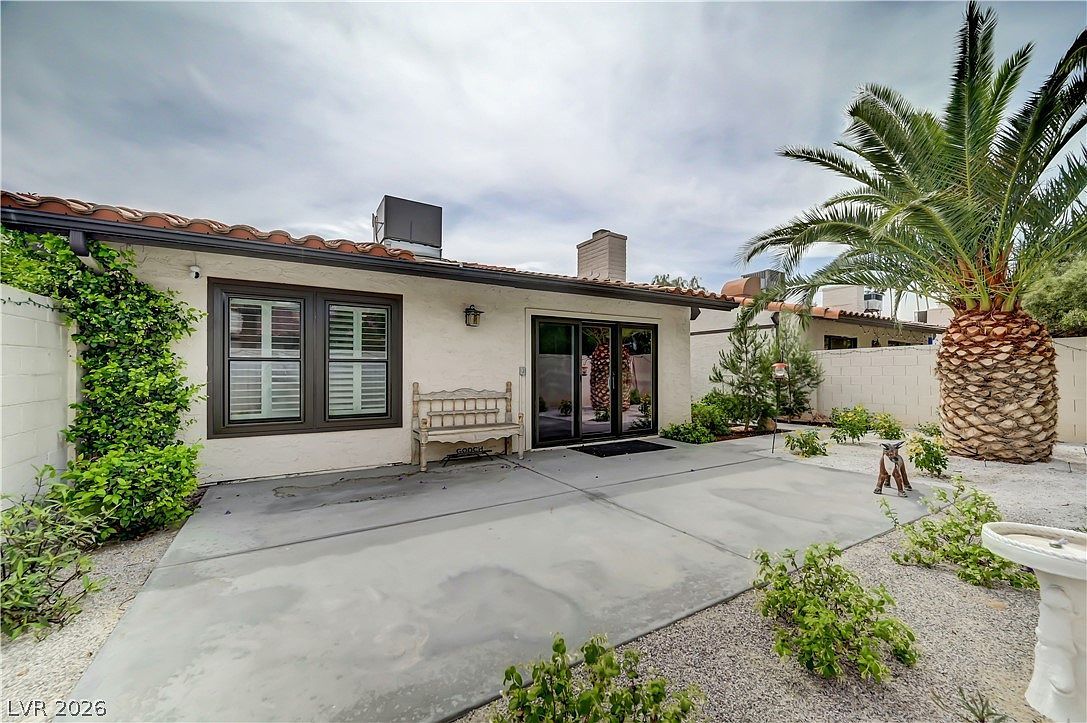 2494 Swan Ln Las Vegas, NV 89121 - Thumbnail 3