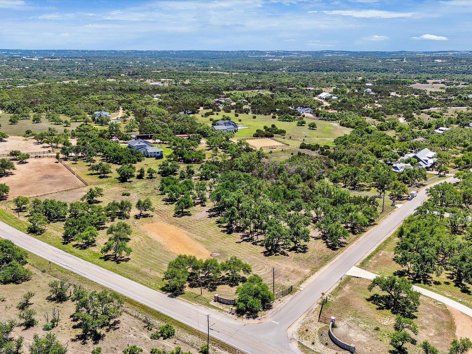 201 Medlin Creek Loop Dripping Springs, TX 78620 - Thumbnail 3