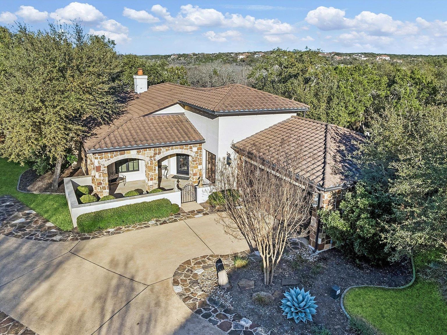 4501 Spanish Oaks Club Blvd Unit 14 Austin, TX 78738 - Thumbnail 3