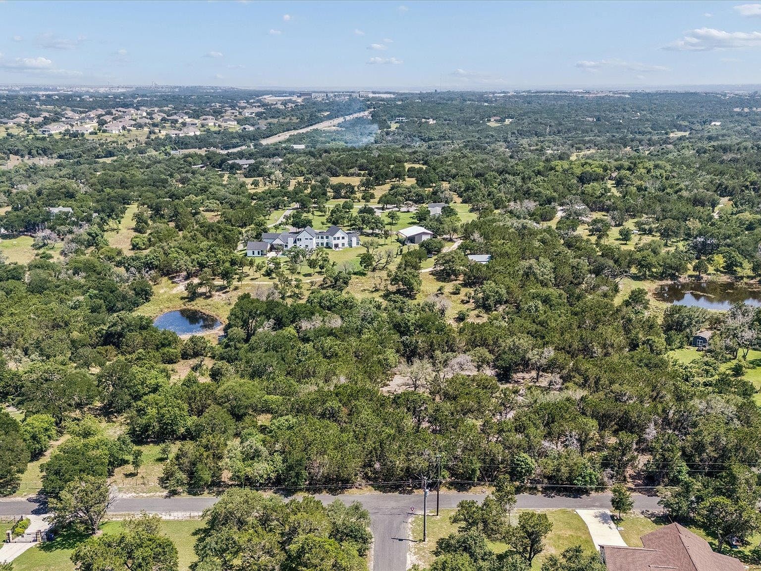 175 Spanish Oak Ln Liberty Hill, TX 78642 - Thumbnail 3