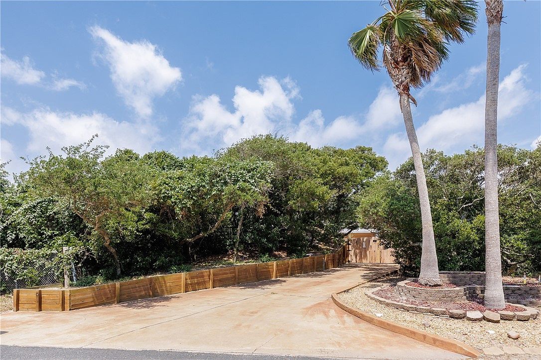 14221 Sand Dollar Ave Corpus Christi, TX 78418 - Thumbnail 3