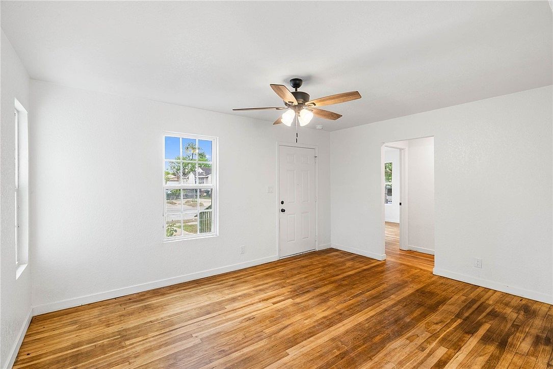 4725 Hamlett Dr Corpus Christi, TX 78415 - Thumbnail 3