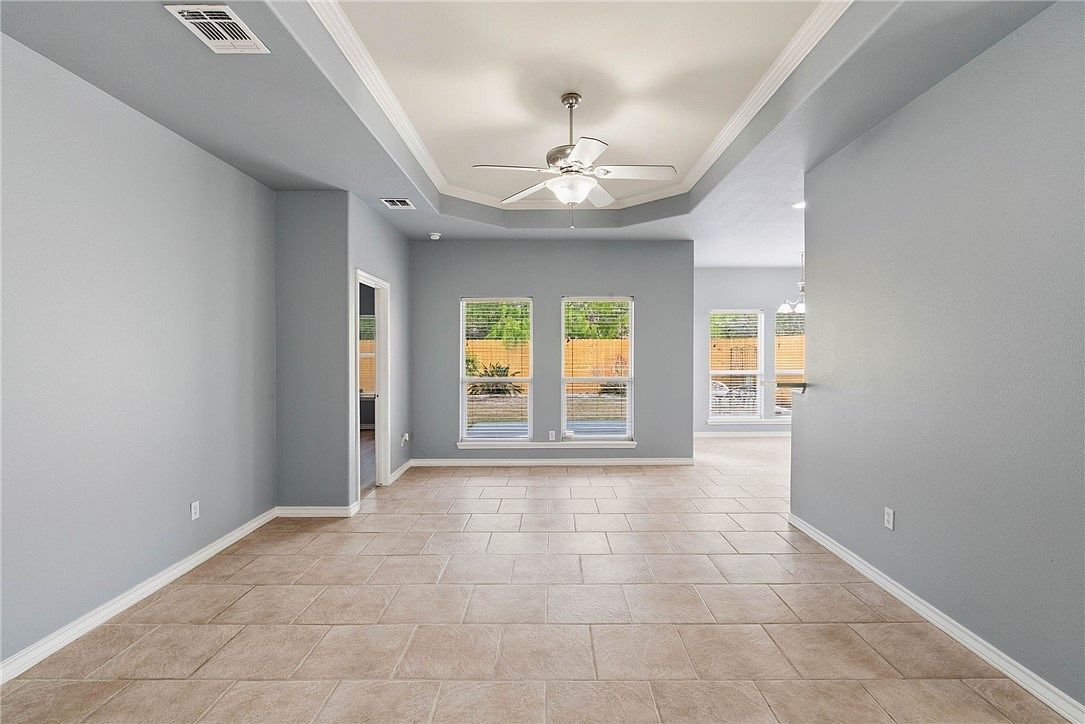 3141 Quail Springs Rd APT 4 Corpus Christi, TX 78414 - Thumbnail 3