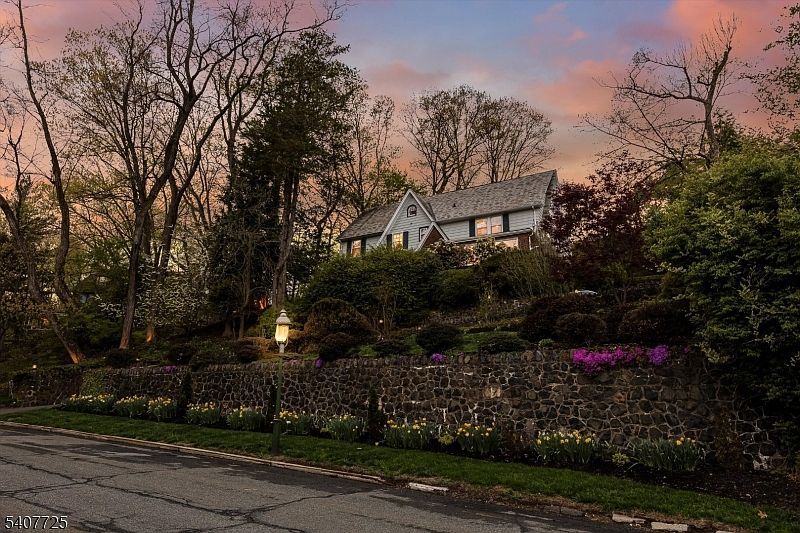 237 Underhill Rd South Orange, NJ 07079 - Thumbnail 3