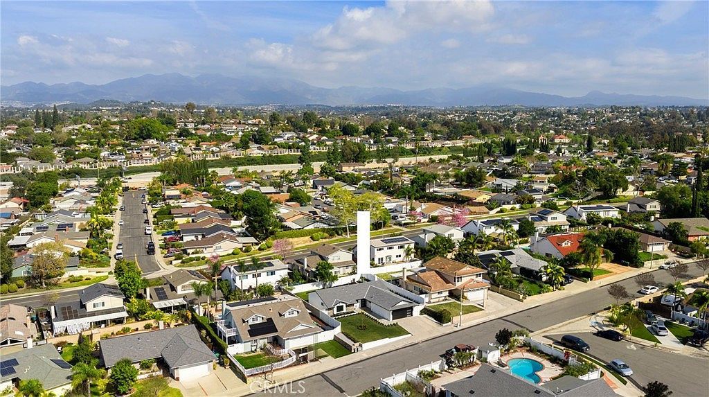 25078 Champlain Rd Laguna Hills, CA 92653 - Thumbnail 3