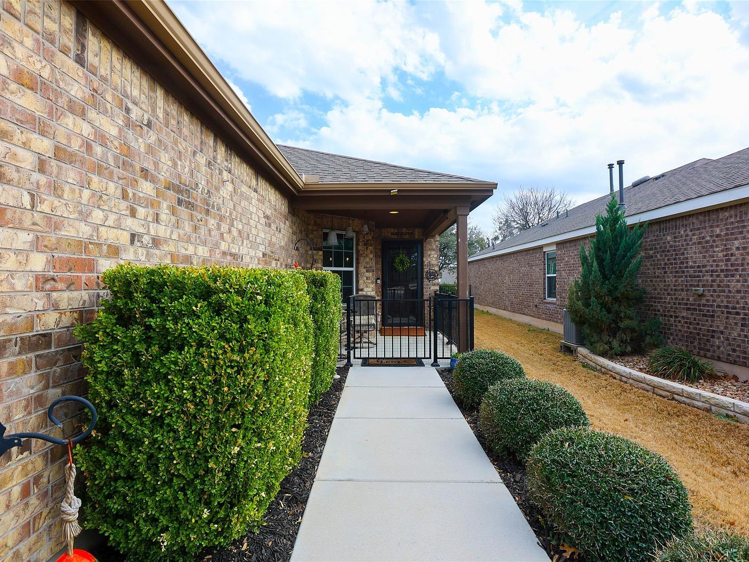 437 Holiday Creek Ln Georgetown, TX 78633 - Thumbnail 3