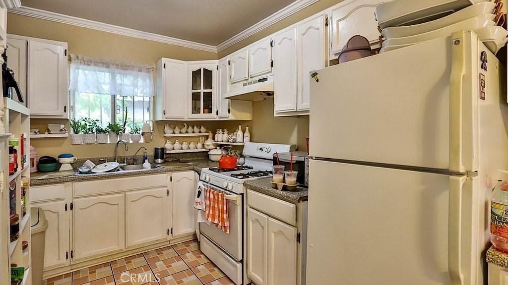 6414 S Hoover St Los Angeles, CA 90044 - Thumbnail 3