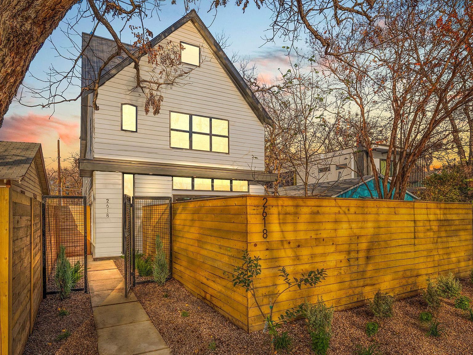 2618 E 4th St Austin, TX 78702 - Thumbnail 3