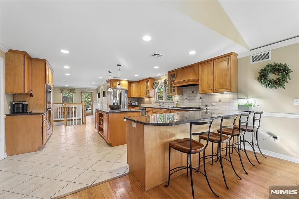 38 Madison Ave Demarest, NJ 07627 - Thumbnail 3