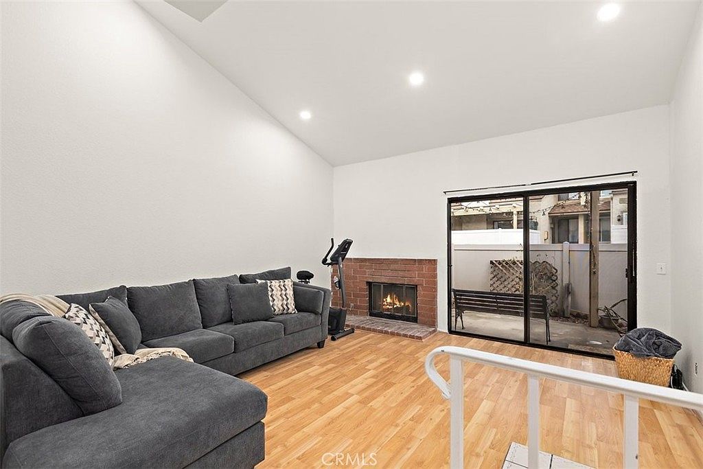 1031 S Palmetto Ave UNIT S8 Ontario, CA 91762 - Thumbnail 3