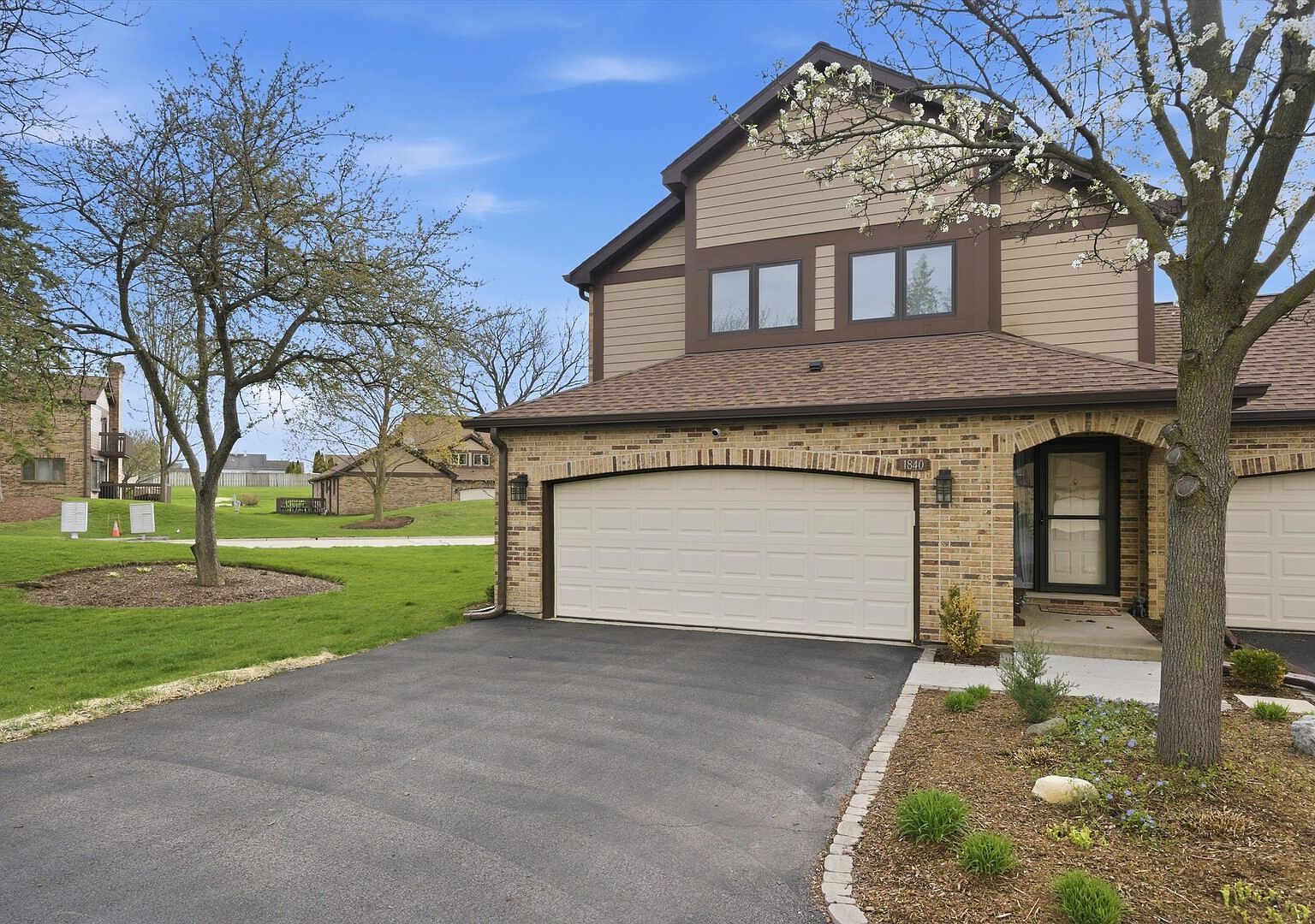 1840 Golf View Dr Bartlett, IL 60103 - Thumbnail 3